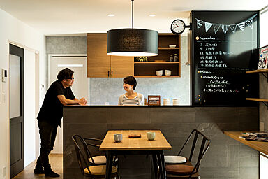 DETAIL HOME(ディテールホーム)の施工事例「ヴィンテージモダン。大人のこだわりと遊び心」の画像2