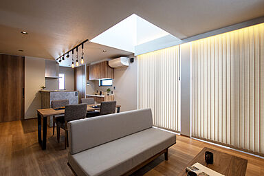 DETAIL HOME(ディテールホーム)の施工事例「光が降りそそぐ開放感のある家」の画像2