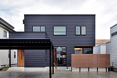 DETAIL HOME(ディテールホーム)の施工事例「モールテックスキッチンとインテリアにこだわった住まい」の画像