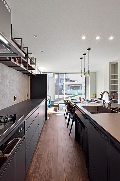 DETAIL HOME(ディテールホーム)の施工事例「作業スペース2倍のセパレートキッチンがある2世帯住宅」の画像3