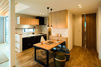 DETAIL HOME(ディテールホーム)の施工事例「やさしい光と風をまとう家」の画像3