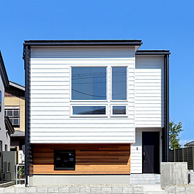 DETAIL HOME(ディテールホーム)の施工事例「開放感と一体感を生むスキップフロアの家」のメイン画像