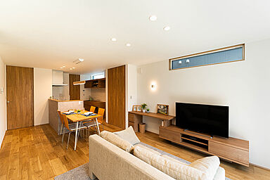 DETAIL HOME(ディテールホーム)の施工事例「将来を見据えた三角屋根の家」の画像2