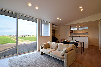 DETAIL HOME(ディテールホーム)の施工事例「田園風景を望むガレージハウス」の画像1