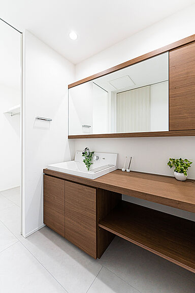 DETAIL HOME(ディテールホーム)の施工事例「景色を切り取る二階リビングの大きな窓」の画像5