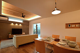 DETAIL HOME(ディテールホーム)の施工事例「2つのウッドデッキがある暮らし」の画像1