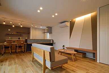 DETAIL HOME(ディテールホーム)の施工事例「暮らしを豊かにする中庭のある生活」の画像2