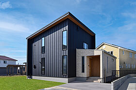 DETAIL HOME(ディテールホーム)の施工事例「変形地に建つ、家事楽ナチュラルハウス」のメイン画像