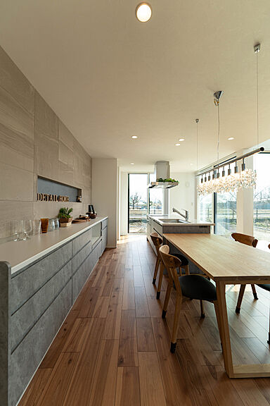 DETAIL HOME(ディテールホーム)の施工事例「吹抜けの開放感と光を最大限取り入れた住まい」の画像4