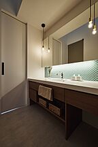 木の家スタイルの洗面所 DETAIL HOME(ディテールホーム)の事例画像