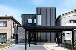 DETAIL HOME(ディテールホーム)の施工事例「カーテンレスで緑を眺める吹抜け空間のある家」の画像