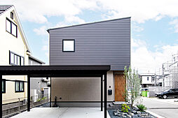 DETAIL HOME(ディテールホーム)の施工事例「狭小地でも採光と開放感を実現した斜め吹抜けの家」の画像