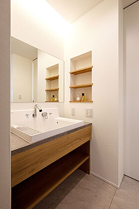 DETAIL HOME(ディテールホーム)の施工事例「狭小地でも採光と開放感を実現した斜め吹抜けの家」の画像6