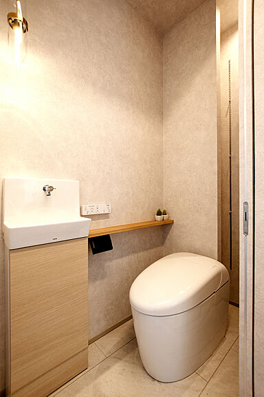 DETAIL HOME(ディテールホーム)の施工事例「狭小地でも採光と開放感を実現した斜め吹抜けの家」の画像7