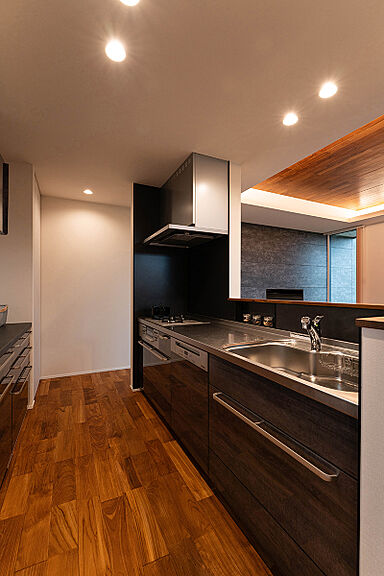 DETAIL HOME(ディテールホーム)の施工事例「勾配天井×中庭 機能性と美しさを兼ね備えた魅力的な家」の画像5