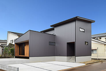 DETAIL HOME(ディテールホーム)の施工事例「庭とつなぐ広縁のある住まい」の画像