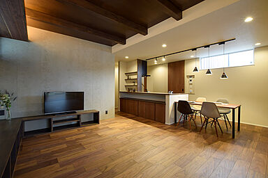 DETAIL HOME(ディテールホーム)の施工事例「庭とつなぐ広縁のある住まい」の画像2