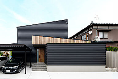 DETAIL HOME(ディテールホーム)の施工事例「視線の届かぬ中庭で、光と家族が紡ぐ時間」の画像