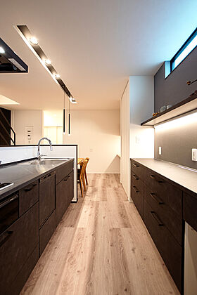 DETAIL HOME(ディテールホーム)の施工事例「3世代住宅の動線計画~設備共有と家族間プライバシー担保~」の画像4