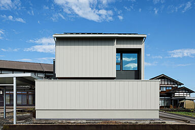 DETAIL HOME(ディテールホーム)の施工事例「カーテンレスの暮らしとテントサウナを堪能できる家」の画像