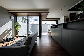 DETAIL HOME(ディテールホーム)の施工事例「カーテンレスの暮らしとテントサウナを堪能できる家」の画像2