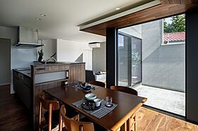 DETAIL HOME(ディテールホーム)の施工事例「カーテンレスの暮らしとテントサウナを堪能できる家」の画像5