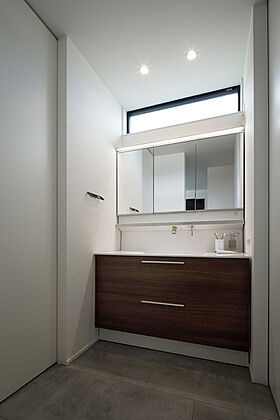 DETAIL HOME(ディテールホーム)の施工事例「カーテンレスの暮らしとテントサウナを堪能できる家」の画像6