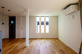 DETAIL HOME(ディテールホーム)の施工事例「夫婦の暮らしに寄り添う、四季を感じるグレーガルバの住まい」の画像3