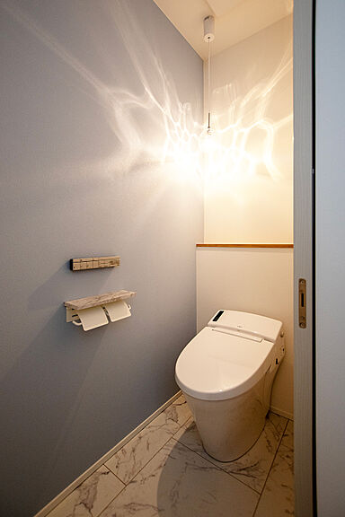 DETAIL HOME(ディテールホーム)の施工事例「夫婦の暮らしに寄り添う、四季を感じるグレーガルバの住まい」の画像8