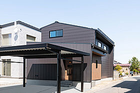 DETAIL HOME(ディテールホーム)の施工事例「ペットとくつろぐ至福な空間、趣味を楽しむ豊かな暮らし」のメイン画像