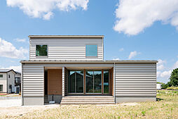 DETAIL HOME(ディテールホーム)の施工事例「広い敷地でゆったりと時を刻む家」の画像