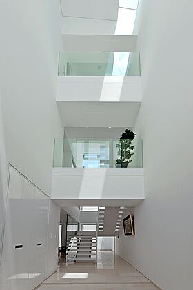 【高級住宅専門】アーネストアーキテクツ株式会社の施工事例「光と風を感じるリゾートハウス」の画像1