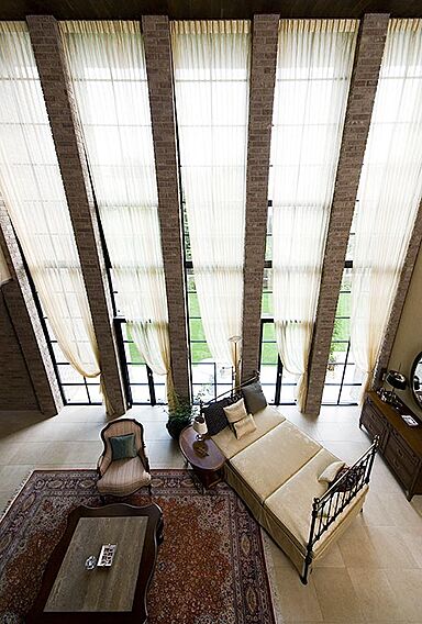 【高級住宅専門】アーネストアーキテクツ株式会社の施工事例「緑豊かでクラシカルな家」の画像3