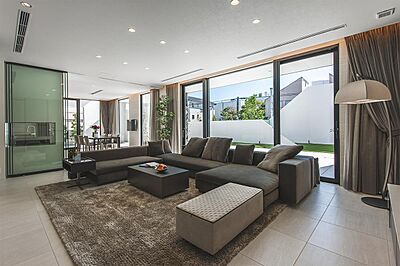 ホテルライクスタイルのリビング 【高級住宅専門】アーネストアーキテクツ株式会社の事例画像