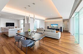 【高級住宅専門】アーネストアーキテクツ株式会社の施工事例「プライバシーを守る開放的な家」のメイン画像