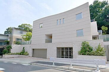 【高級住宅専門】アーネストアーキテクツ株式会社の施工事例「空間が繋がる家」の画像