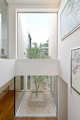 【高級住宅専門】アーネストアーキテクツ株式会社の施工事例「空間が繋がる家」の画像2