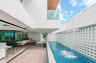 【高級住宅専門】アーネストアーキテクツ株式会社の施工事例「光とガラスの形象」の画像