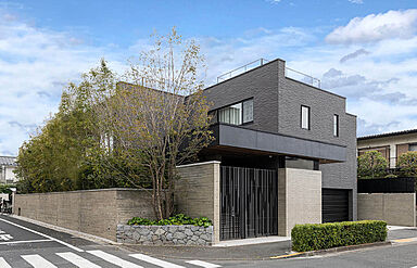 【高級住宅専門】アーネストアーキテクツ株式会社の施工事例「素材の趣を堪能する」の画像