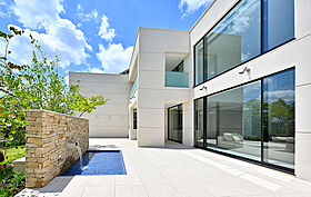 【高級住宅専門】アーネストアーキテクツ株式会社の施工事例「心惹かれる家」の画像4