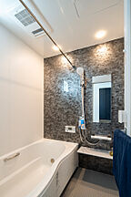 木の家スタイルの浴室 株式会社細田工務店の事例画像