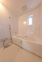 木の家スタイルの浴室 四季の住まい株式会社の事例画像