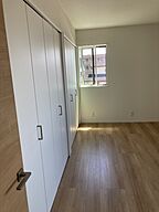 シンプルモダンスタイルの洋室 サンヨーホームズ株式会社 中部事業所の事例画像