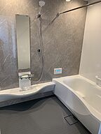 カフェスタイルの浴室 ワイケイホーム株式会社の事例画像