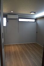 シンプルモダンスタイルの洋室 ワイケイホーム株式会社の事例画像