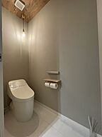 木の家スタイルのトイレ 株式会社アイ工務店 佐野支店の事例画像