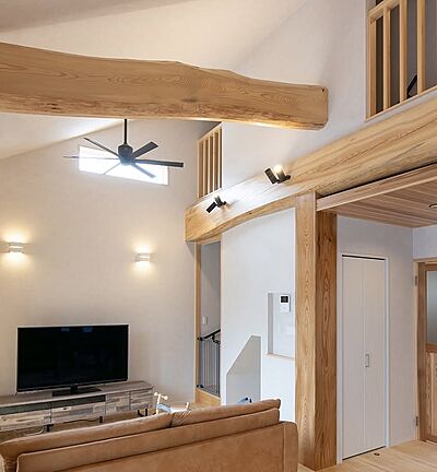 木の家スタイルのリビング 有限会社藤見工務店の事例画像