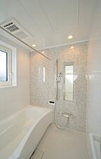 シンプルモダンスタイルの浴室 建築工房sakuraの事例画像
