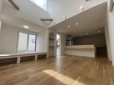 シンプルモダンスタイルのリビング シンプルハウス 東近江オープンスタジオの事例画像