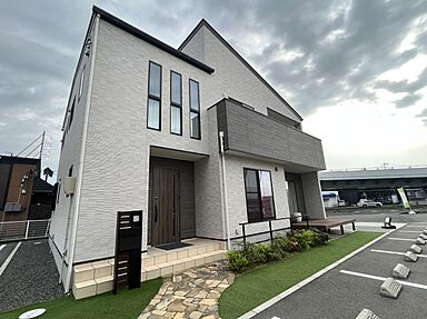 株式会社秀光ビルド 松山店のカタログ「「自由設計」ワンランク上の上質な暮らし」の画像